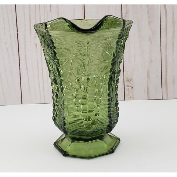 Green HARVEST GRAPE PITCHER Octagonal Paneled Sides Vtg Anchor Hocking Glass. - Picture 4 of 6